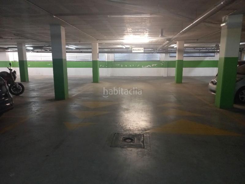 Foto ffebb44d-6f15-466c-be95-651d87ec9078. Autoparkplatz in Avenida Juan Diego Bormujos