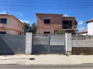Chalet  C/ gran canaria. Solvia inmobiliaria  chalet independiente montroig del camp
