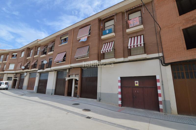 Foto 3f9dc047-e959-4ab5-a52a-2d66207f043e. Aparcament cotxe a San Adrián