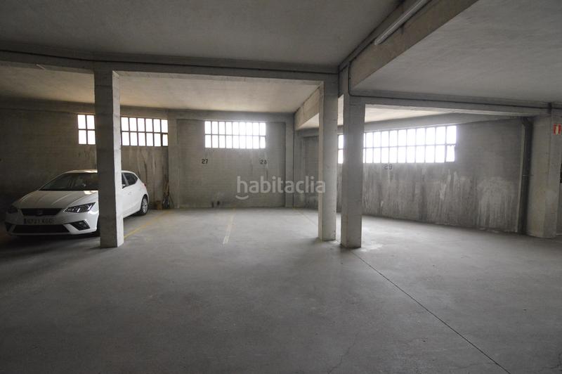 Foto 74d16997-f15a-4475-8e5b-3a1ed7de46a9. Aparcament cotxe a San Adrián