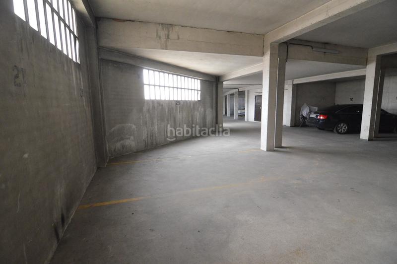 Foto c032e559-e7d0-4e2d-9a4b-9222af94ec68. Aparcament cotxe a San Adrián