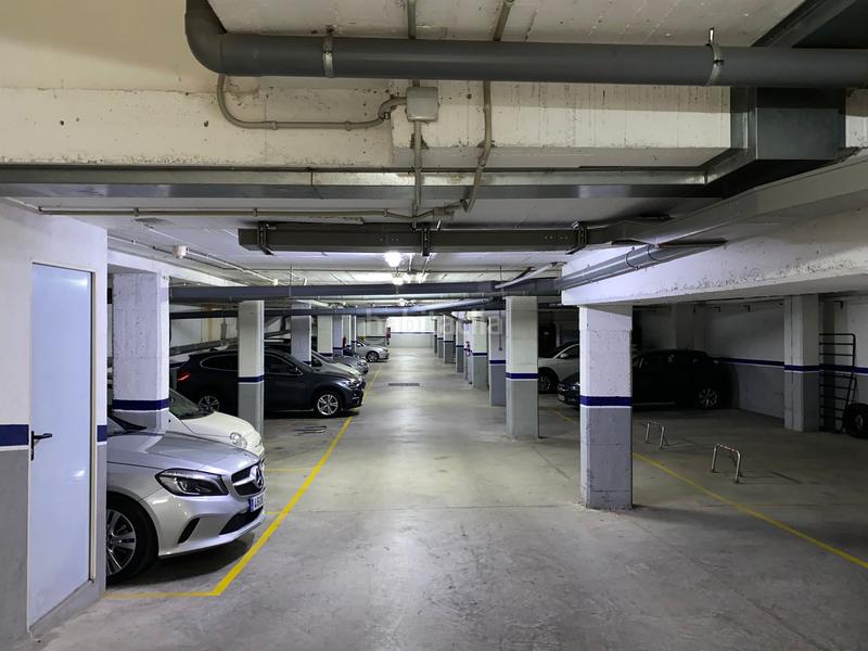 Foto 47f6d29f-93ba-4883-8b4f-2127a4d34346. Autoparkplatz in Puig-reig