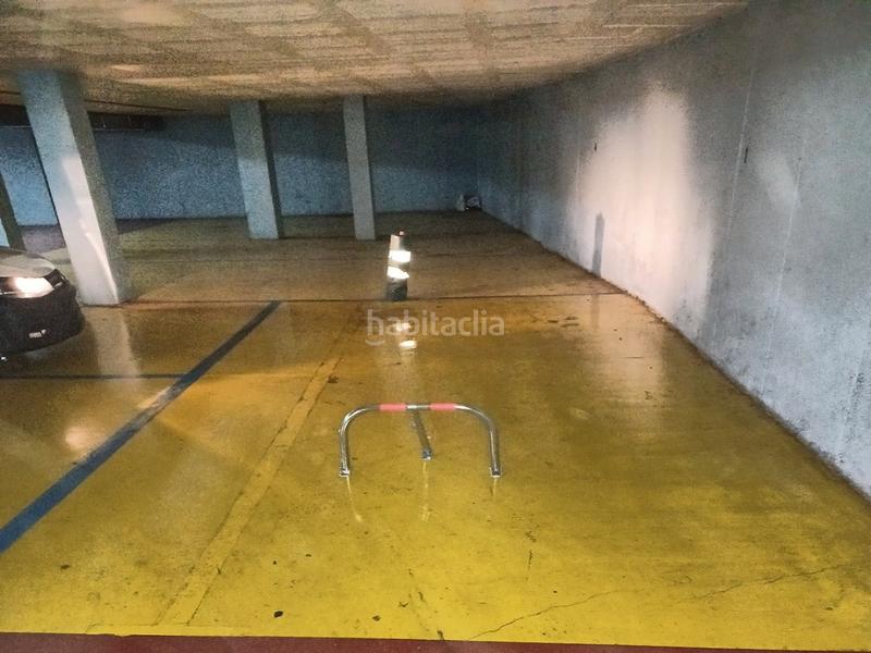 Foto bce2b644-d941-4ead-9093-52893b9e5205. Parking voiture dans La Zubia Ciudad Zubia (La)