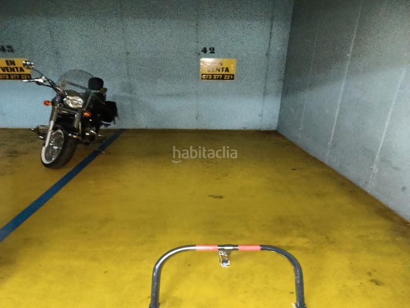 Foto ecc2f65d-1f62-487f-81b2-e9a2f5368dae. Parking voiture dans La Zubia Ciudad Zubia (La)