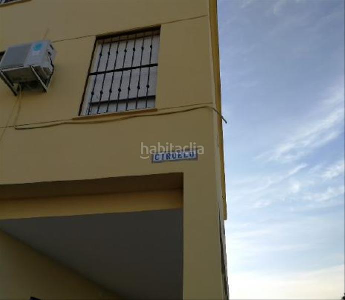 Foto 03e4c4a6-06c4-4579-9bd8-359a61e5a349. Aparcament cotxe a Lora del Río