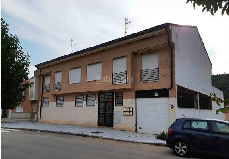 Foto bee83772-a5f1-440c-9347-75cec3d647cf. Aparcament cotxe a Iriépal-Taracena-Valdenoches Guadalajara