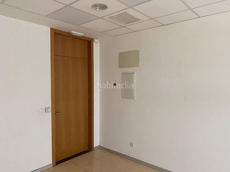 Foto ea8f7b1e-e143-44b6-ac01-73e4c3e89836. Ufficio in Torreblanca Sevilla