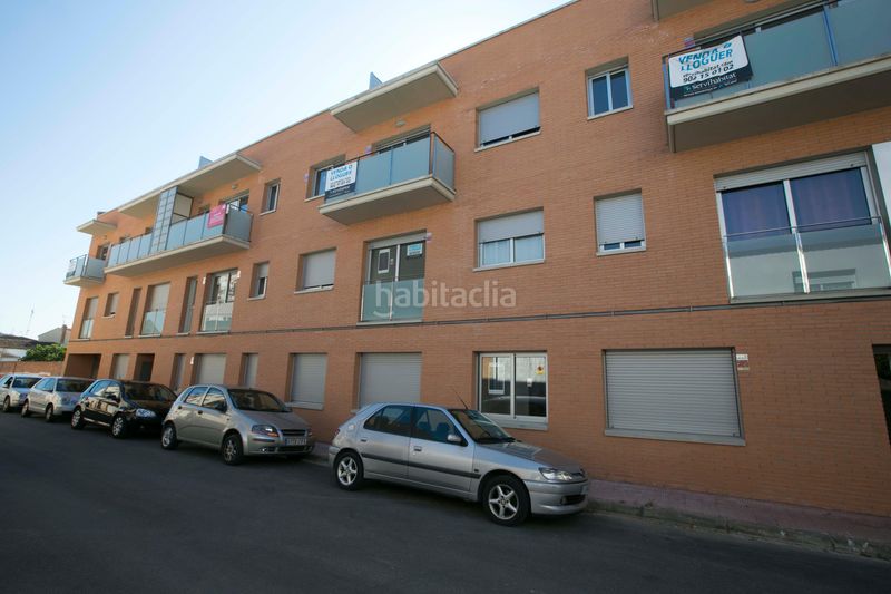 Foto fdaa2d10-2cc3-4c12-86d8-70b85140ae1a. Aparcament cotxe a Pla del Penedès (El)