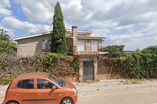Chalet  Av castelar. Solvia inmobiliaria  chalet independiente castellar del vallès