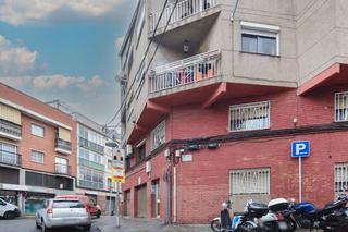 Appartement  C/ sant francesc. Solvia inmobiliaria  piso santa coloma de gramenet