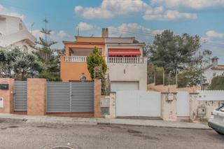 Maison jumelée  C/ de la civada. Solvia inmobiliaria  chalet adosado pobla de montornès la