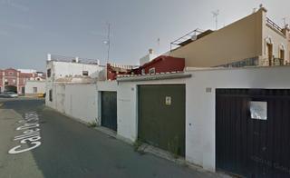 Aparcament cotxe  C/ doctor sopeña. Solvia inmobiliaria  garaje tocina