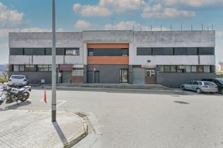 Local Comercial  Ur 3 pins. Solvia inmobiliaria  locales santa margarida i els monjos