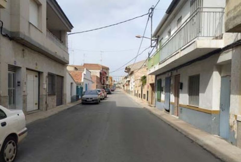 Foto 3362c476-e93a-461a-b808-b6c9c789db99. Aparcament cotxe a Alguazas