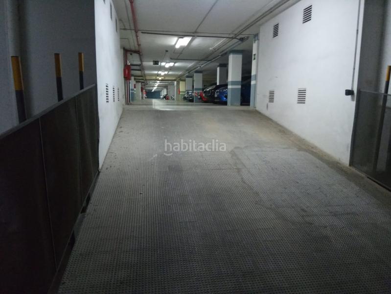 Foto 07fb9b5e-acb0-4dff-add6-f422f2ee5393. Parking voiture dans Penya-Roja - Avda. Francia Valencia