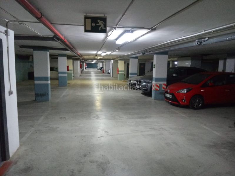 Foto e74862c8-fed3-4f6d-8702-221627062d12. Parking voiture dans Penya-Roja - Avda. Francia Valencia