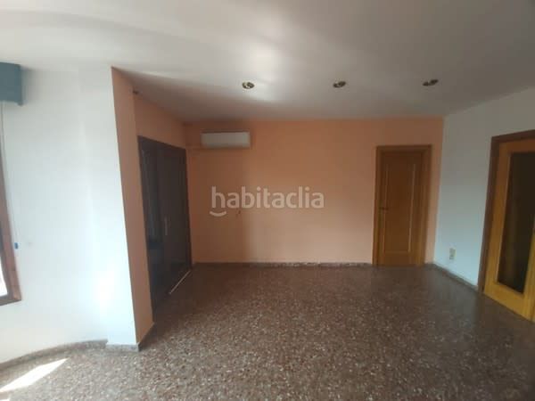 Foto 3b9cce14-3481-4a36-9864-c7a2c750c703. Pis amb aparcament a Almansa