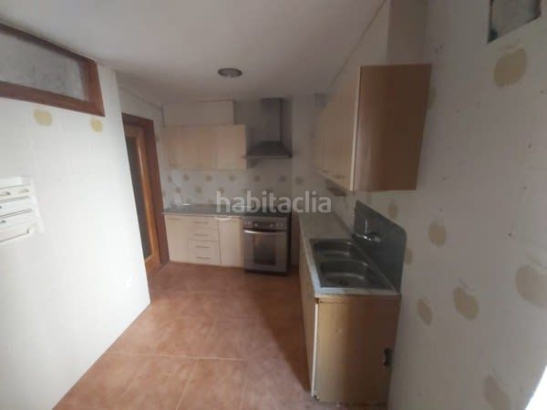 Foto 569ade11-87a3-45ec-8adb-2c425ca5f0e7. Pis amb aparcament a Almansa