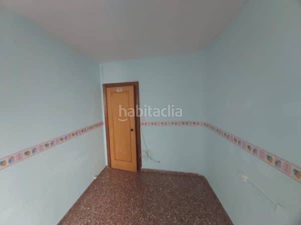 Foto a0215d18-6413-428f-a125-cf61b1a86ece. Pis amb aparcament a Almansa