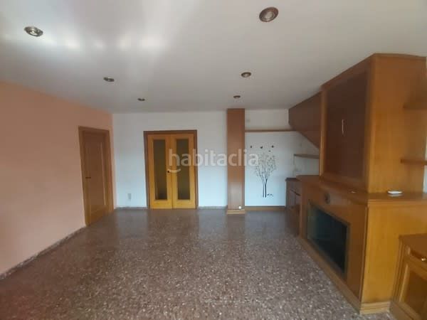 Foto d047a965-3fc4-4457-b316-b35cde976ab8. Pis amb aparcament a Almansa