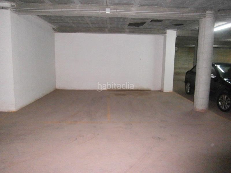 Foto ba4da714-c63e-474e-bb87-8f76e2a47158. Aparcament cotxe a Tomiño