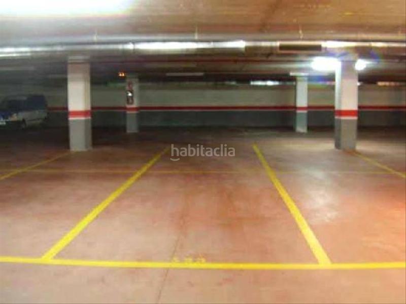 Foto 66423dfd-8293-44a0-964c-5a9c05bcc10f. Parking coche solvia inmobiliaria garaje en Centro ciudad Fuengirola