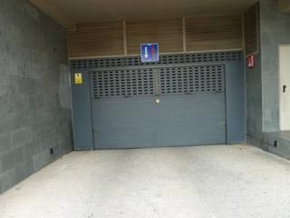 Parking coche  Raval cortines. Solvia inmobiliaria  garaje vic