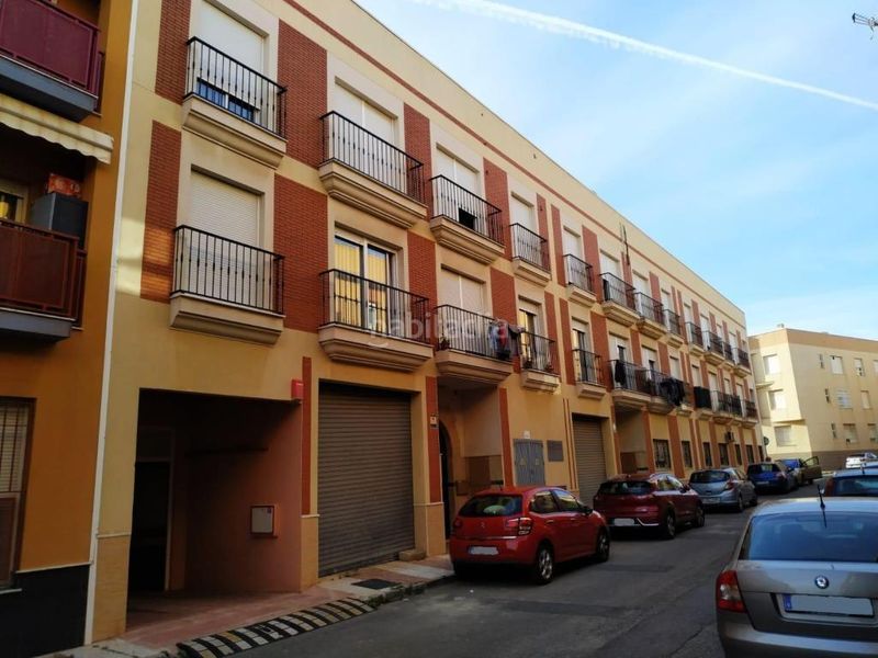 Foto ef249711-845c-459a-ba32-34b177f495f4. Aparcament cotxe a Roquetas pueblo Roquetas de Mar