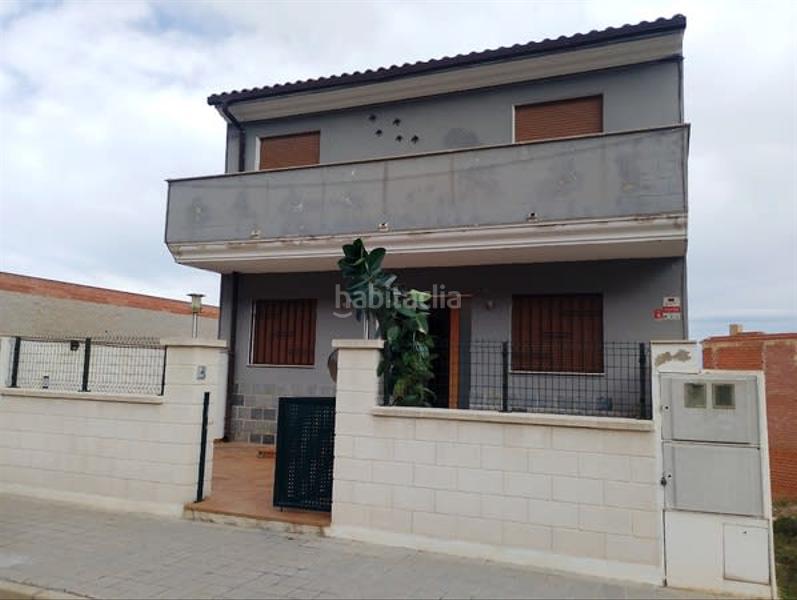 Foto aeb2eb6c-cc93-4b1f-85b6-55295a45efa7. Casa aparellada a Atzeneta d´Albaida