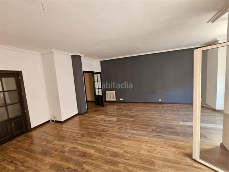 Foto b863fe00-1b18-453a-888a-55c9192bd980. Piso solvia inmobiliaria piso en Úbeda