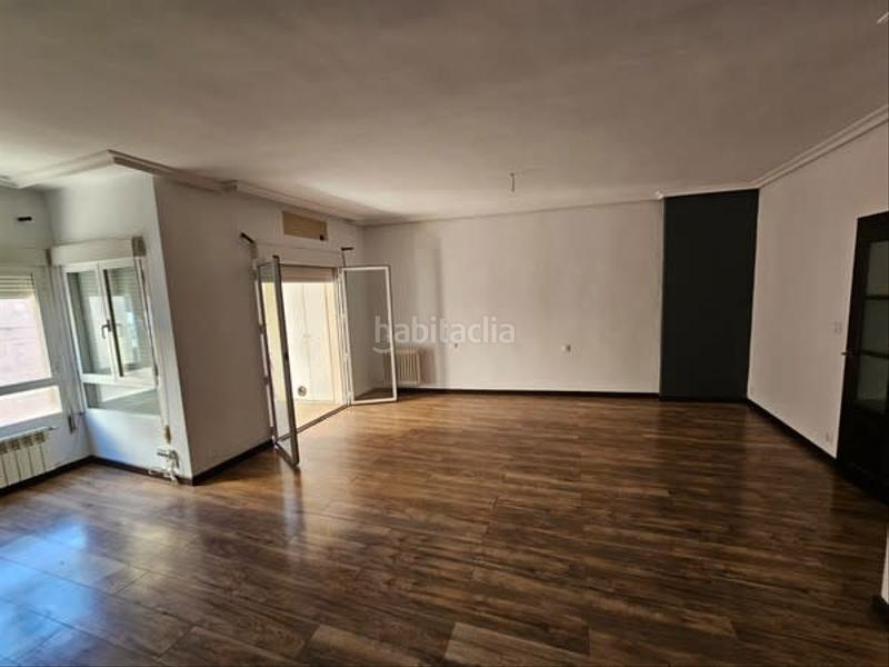 Foto f448f9e5-bd91-406c-864d-6d8dcf257e4c. Piso solvia inmobiliaria piso en Úbeda