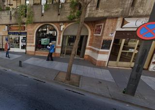 Location Local commercial  Av de la constitución. Solvia inmobiliaria  locales granada
