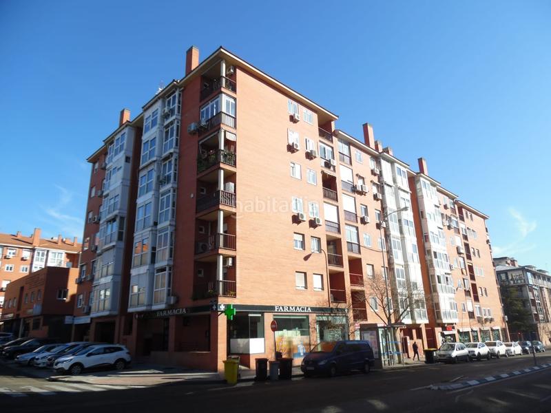 Foto 49a349b2-5c45-4cbe-b184-1088dcea945c. Parking voiture dans Miraflores de la Sierra