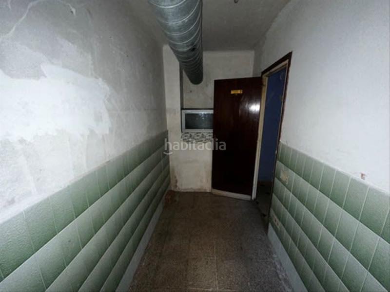 Foto 4d3bd55e-eff4-46f2-ab56-37a6e4fcf93e. Location local commercial dans Cerdanyola Nord Mataró