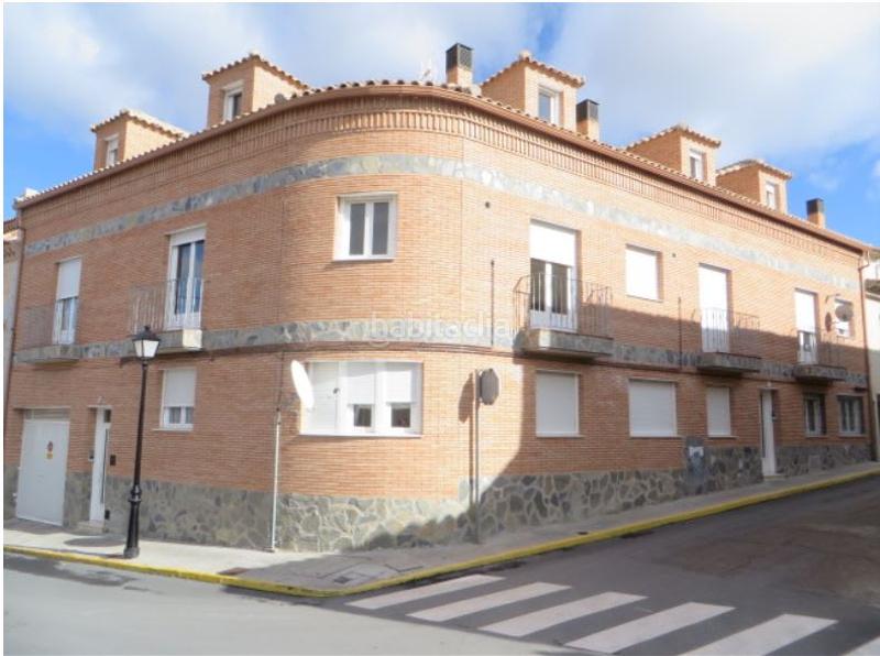 Foto 4c1758d4-8b92-4428-b37d-5d54bafe26b2. Aparcament cotxe a Olías del Rey