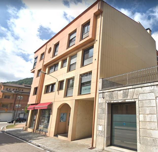 Foto 8c4a5c10-51a4-4e52-8c75-557a1c7a23ab. Aparcament cotxe a Ripoll