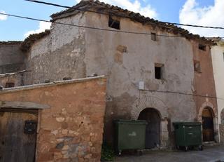 Casa aparellada  C/ mayor. Solvia inmobiliaria  chalet adosado benabarre