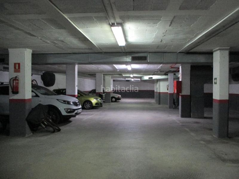 Foto 1aa0c7b2-5e94-48ac-9d89-366f84d50942. Aparcament cotxe a Col·legis Nous Mollet del Vallès