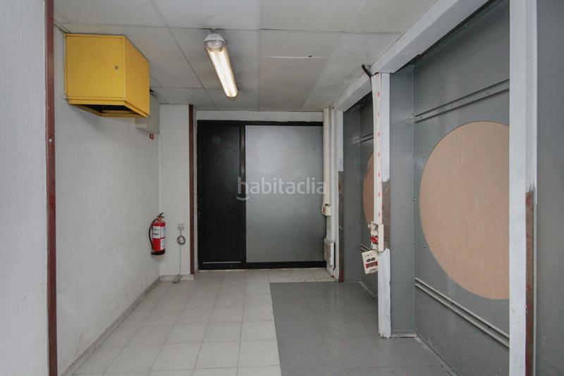 Foto 0bf41f54-e405-4a0f-adcb-e9a2dadb6143. Alquiler local comercial solvia inmobiliaria locales en Barcelona