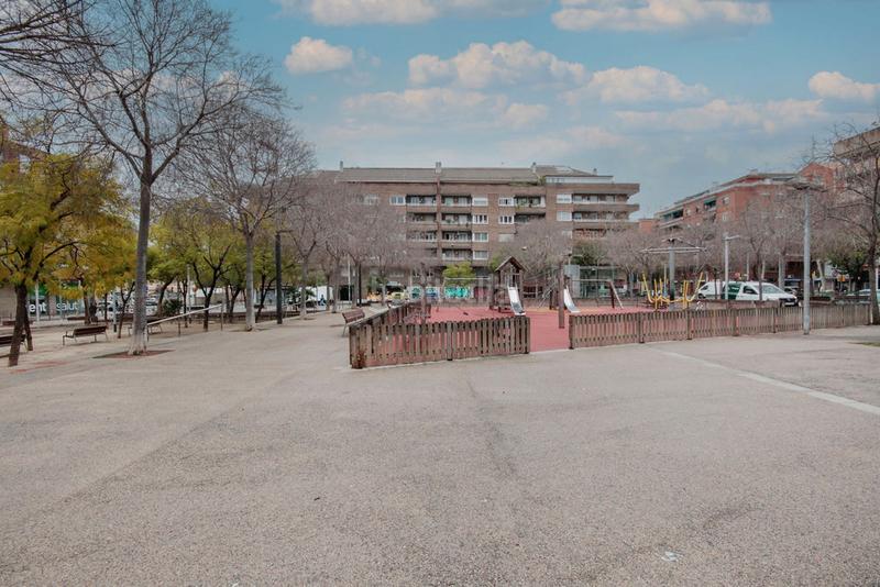 Foto 35a28927-2878-47db-9603-7b6061c55fd2. Lloguer local comercial a Vilapicina - Torre Llobeta Barcelona