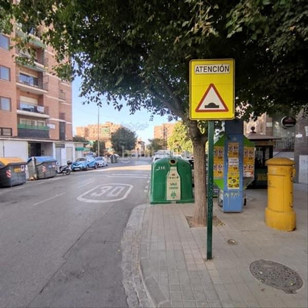 Foto 1f9aa5b3-1414-43ad-b0d0-e58efd888ed4. Location local commercial dans Campo Verde Granada