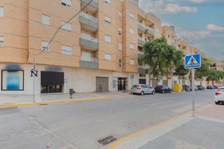 Pis  Av del trafalgar nº 1 h. Solvia inmobiliaria  piso adra