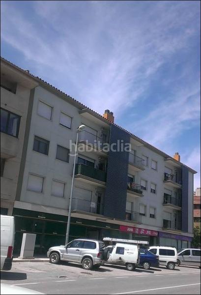 Foto 673784de-d2f2-4184-a365-5e0bbd21a74c. Aparcament cotxe a Bisbal d´Empordà (La)