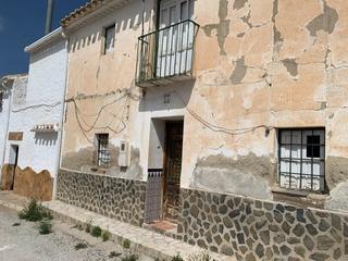 Casa aparellada  Cl pedania venta quemada nº 53. Solvia inmobiliaria  chalet adosado cúllar