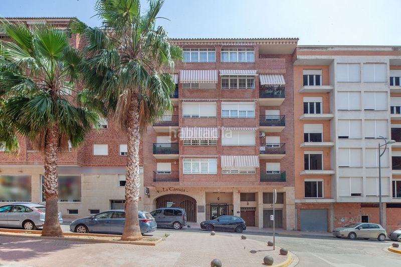 Foto e8ac5954-8d62-4071-8390-a300d5261952. Local comercial a Buñol