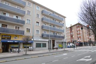 Geschäftsraum  Av. marcelo celayeta. Solvia inmobiliaria  locales pamplonairuña