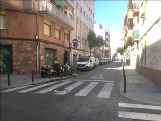 Locale commerciale  C/ les esquadres. Solvia inmobiliaria  locales hospitalet de llobregat el
