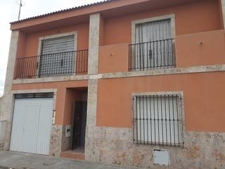 Casa aparellada  C/ rehoya. Solvia inmobiliaria  chalet adosado bolaños de calatrava
