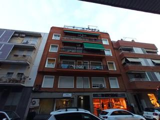 Local Comercial  Av tres-cents cinc. Solvia inmobiliaria  locales castelldefels