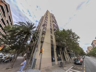 Local commercial  C/ l´estartit. Solvia inmobiliaria  locales barcelona